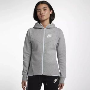 NWT Nike zip up hoodie jackie new with tags